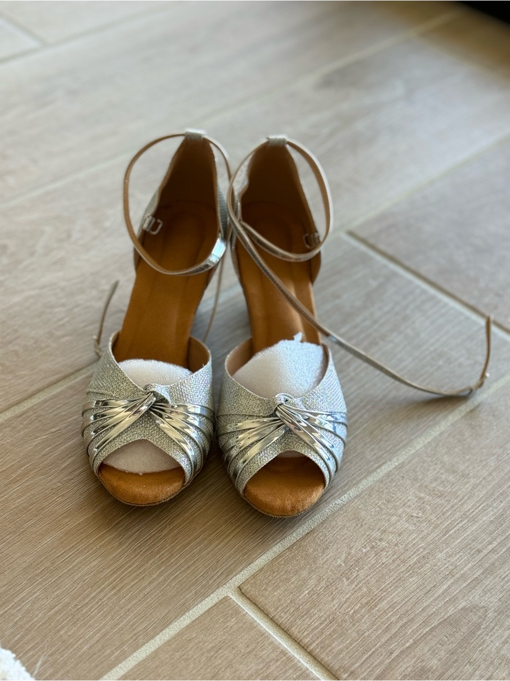 Dance shoes 318